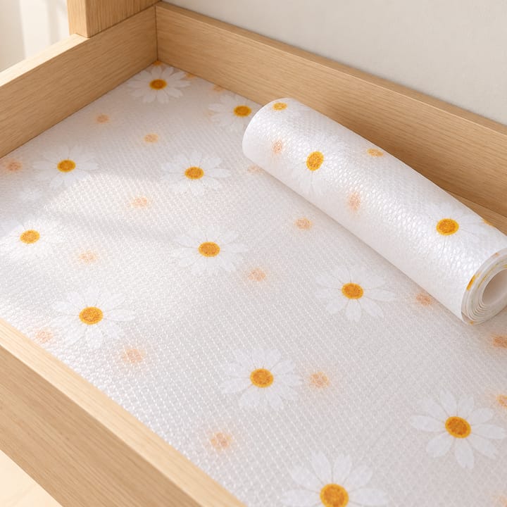 Daisy Print Foam Shelf Liner